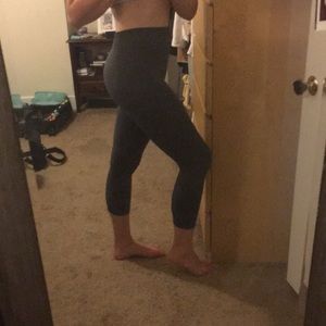 Lululemon compression crops
